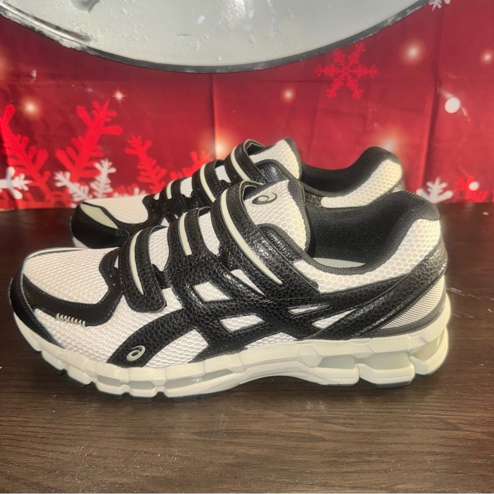 ASICS‎ GEL-Kayano 20 Bone Black White Running Shoes Men’s Size 10 NEW - Picture 2 of 8